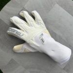 Reusch Attrakt Gold X Strapless